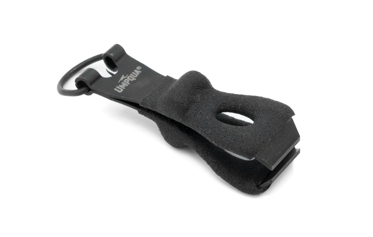An Umpqua RiverGrip tungsten-carbide nipper — the solid everyday cutter (photo: Umpqua)